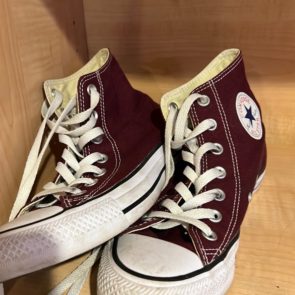 maroon chuck taylors